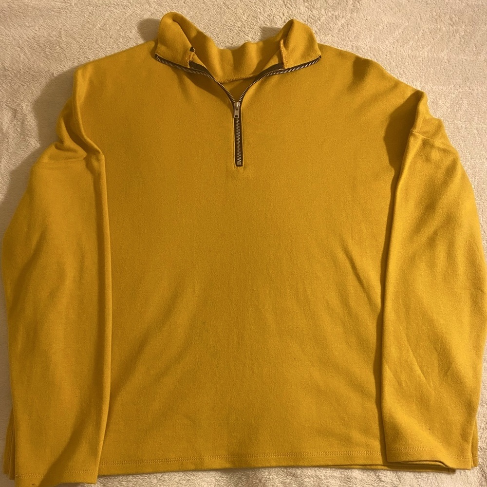 Women’s Zip-up Sweater